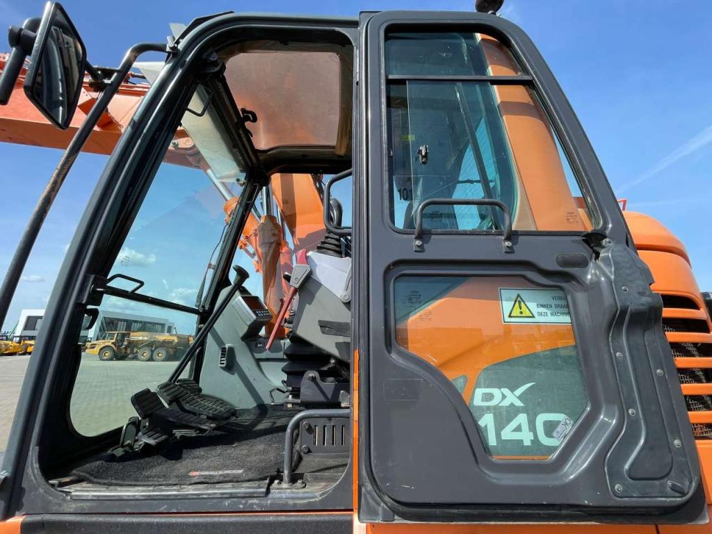 Doosan DX140LCR Photo 21