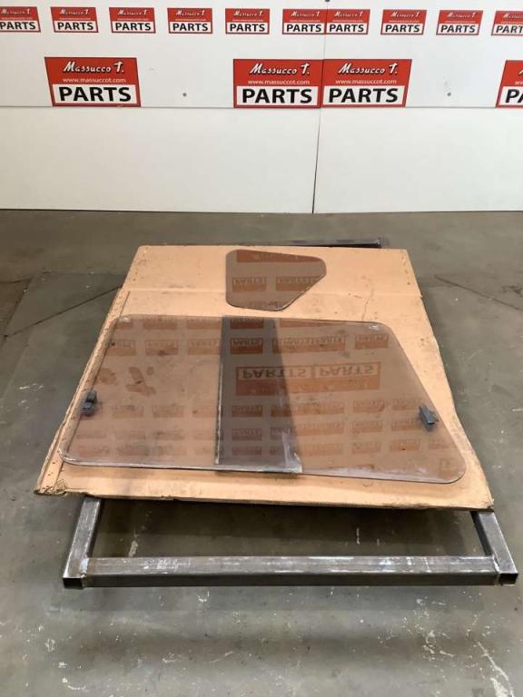 Verre pour Fiat Hitachi 200 E -  cabina Photo 2
