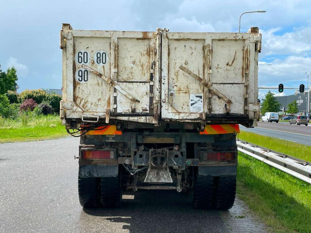 Man 33.403 Photo 4