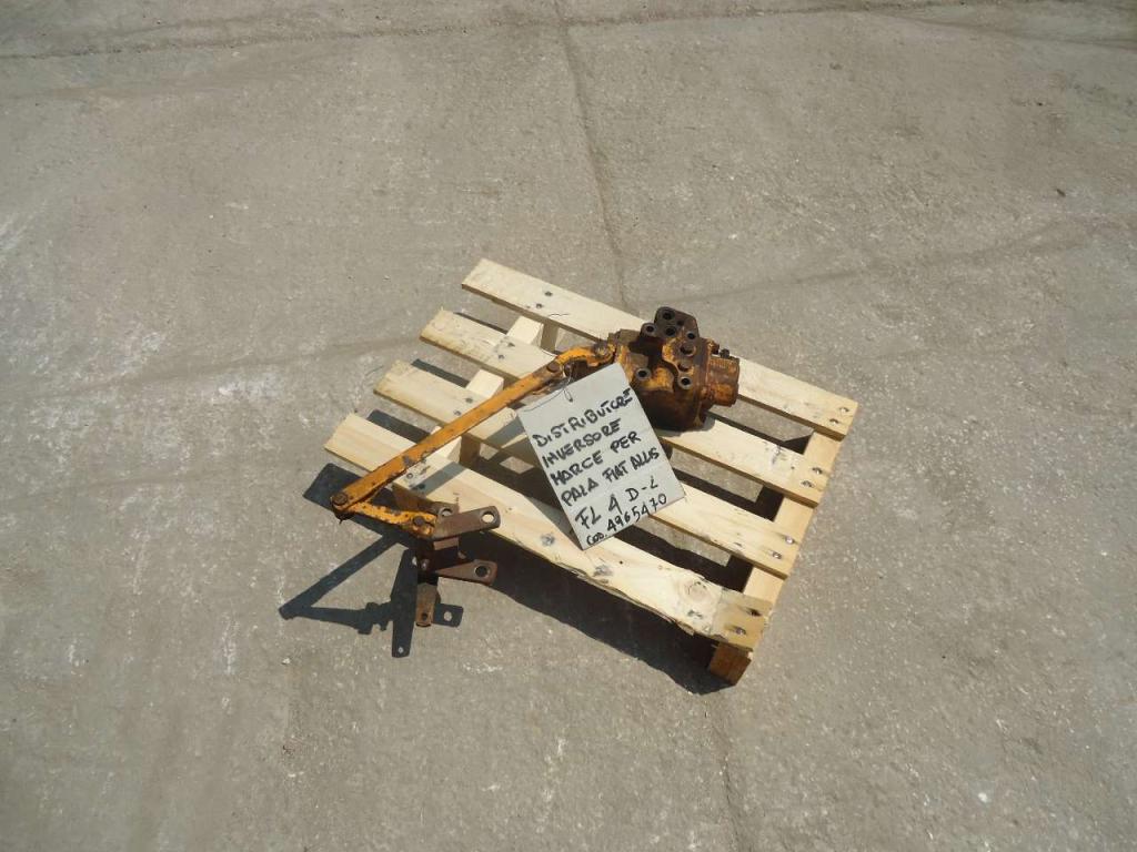 Levier de vitesses pour Fiat Allis FL4C- D- L , CODICE 4965470 Photo 2