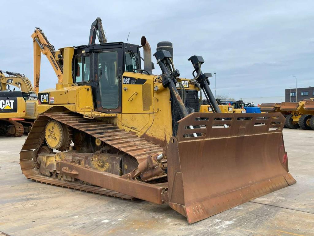 Caterpillar D6T LGP Photo 7