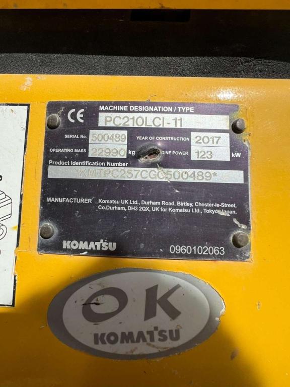 Komatsu PC210LCi-11 Photo 8