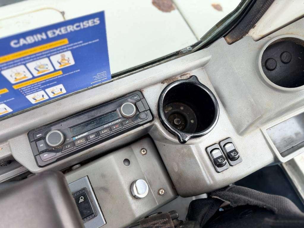 Takeuchi TB235 Photo 26