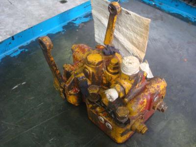 Distributeur d'embrayage de direction pour Fiat Allis AD 20 en vente par OLM 90 Srl