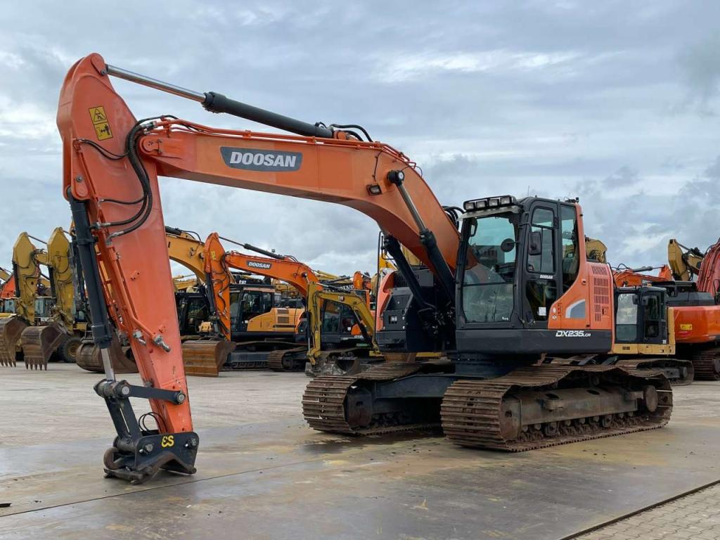 Doosan DX235LCR-5 Photo 2
