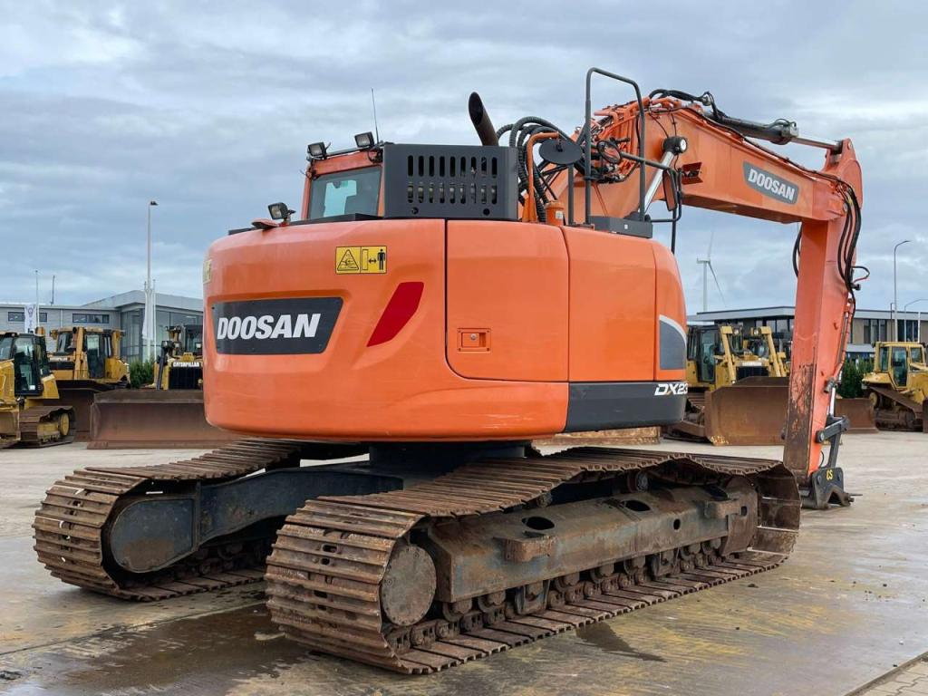 Doosan DX235LCR-5 Photo 5