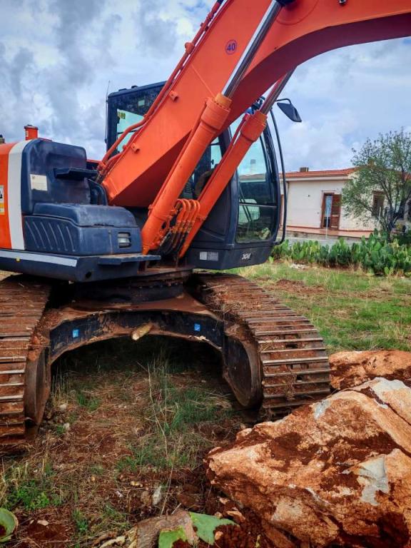 Hitachi ZX160LCN-3 Photo 2