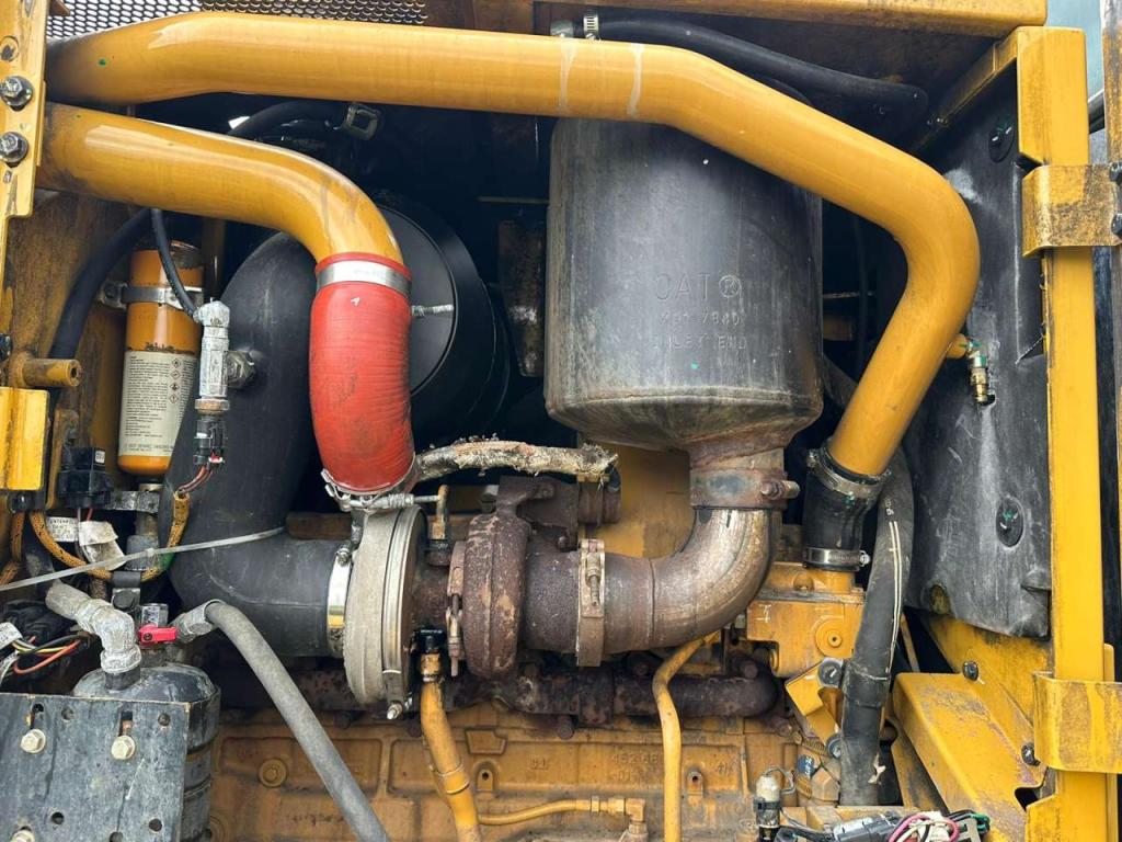 Caterpillar 120K Motor Grader Photo 16