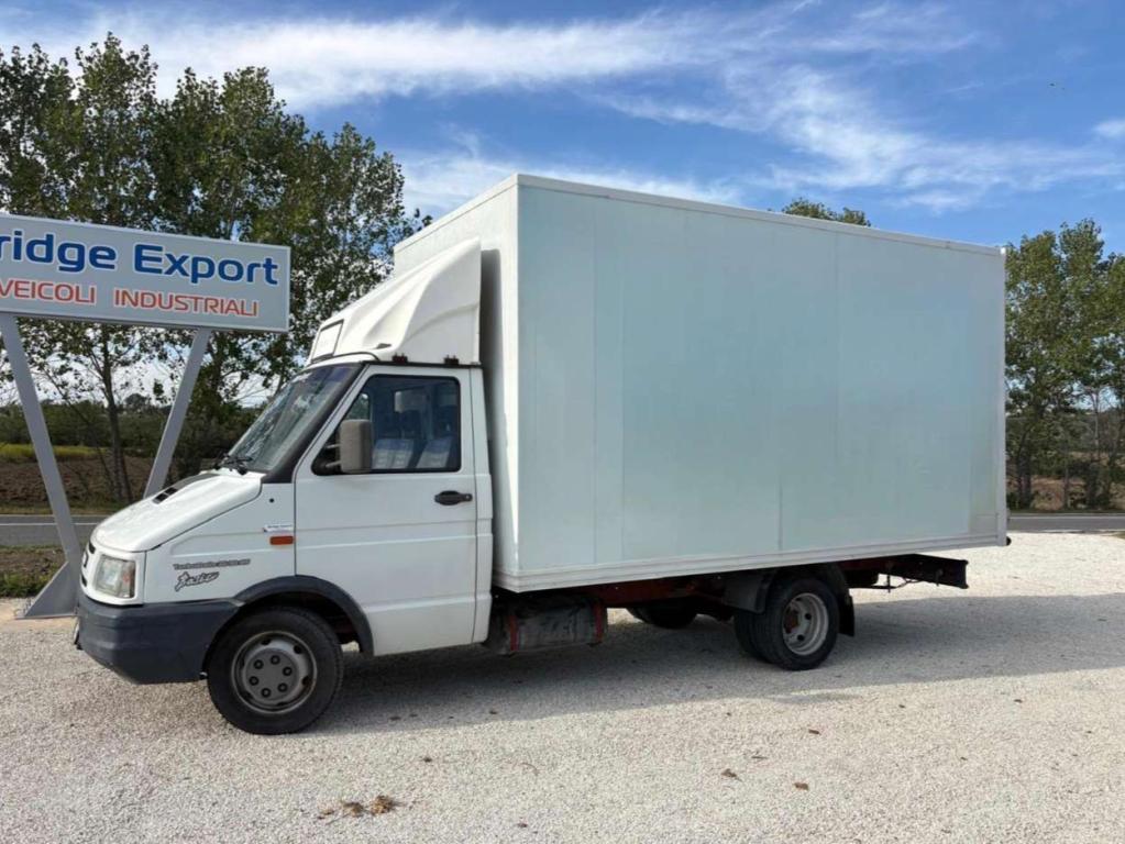 Iveco TURBO DAILY 35C10 furgonato Photo 2