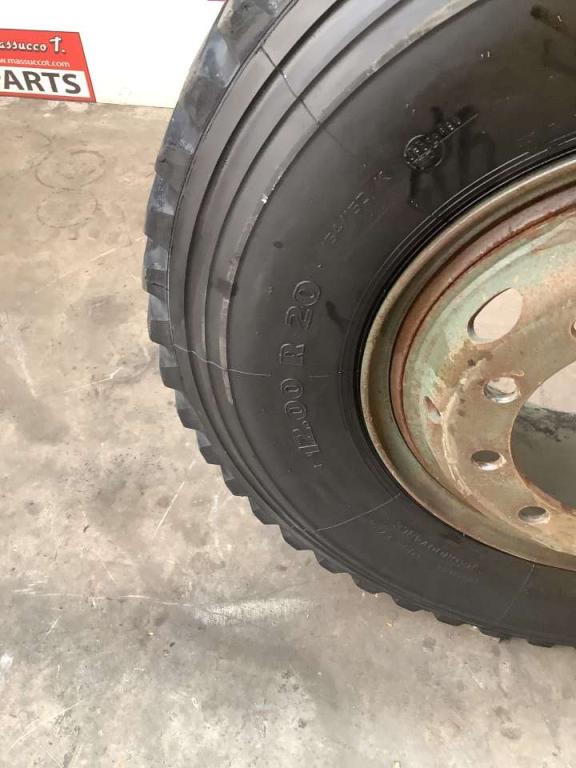 Pneu avec jantes pour Iveco 260/330 F35 Photo 2