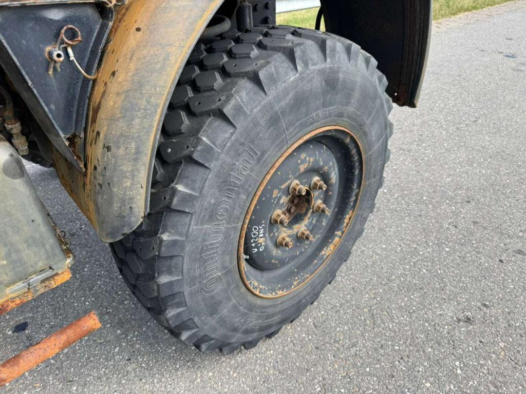 Mercedes-Benz Unimog U140 Photo 17