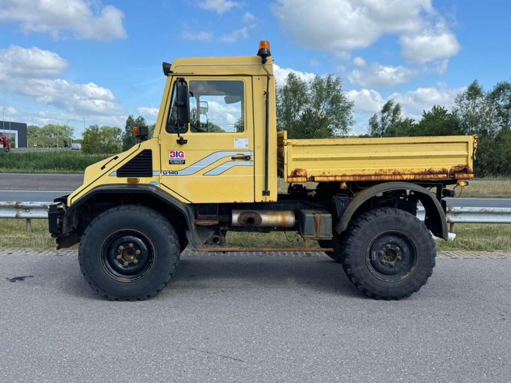 Mercedes-Benz Unimog U140 Photo 2