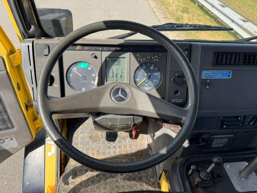 Mercedes-Benz Unimog U140 Photo 23