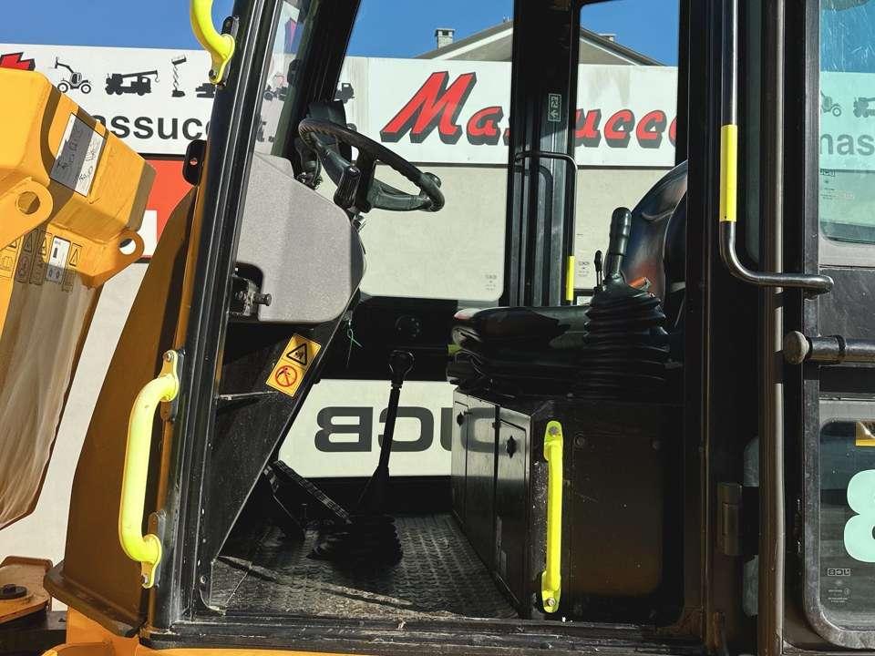 JCB 6ST-2S5 4X4 Photo 10