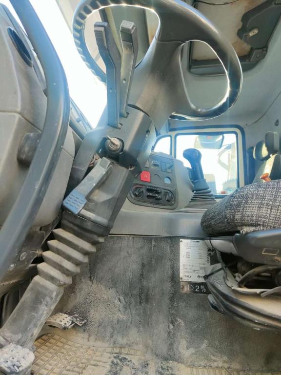 Astra HD7 64.40 BETONIERA 3 ASSI Photo 3