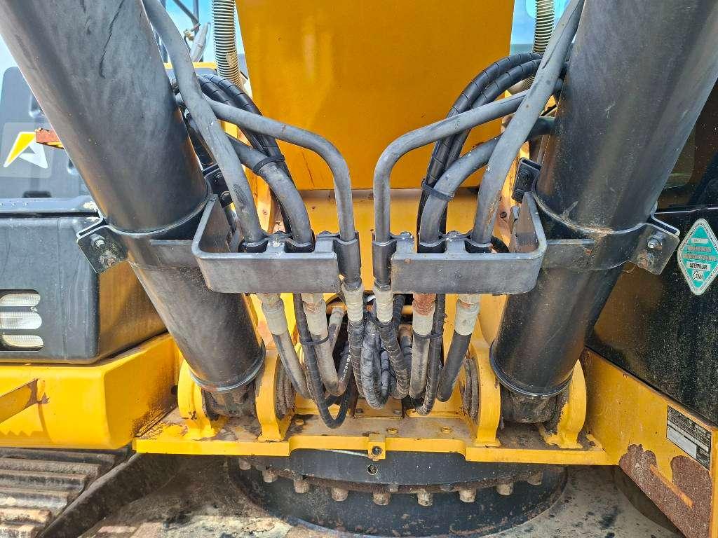 Caterpillar 324EL Photo 10