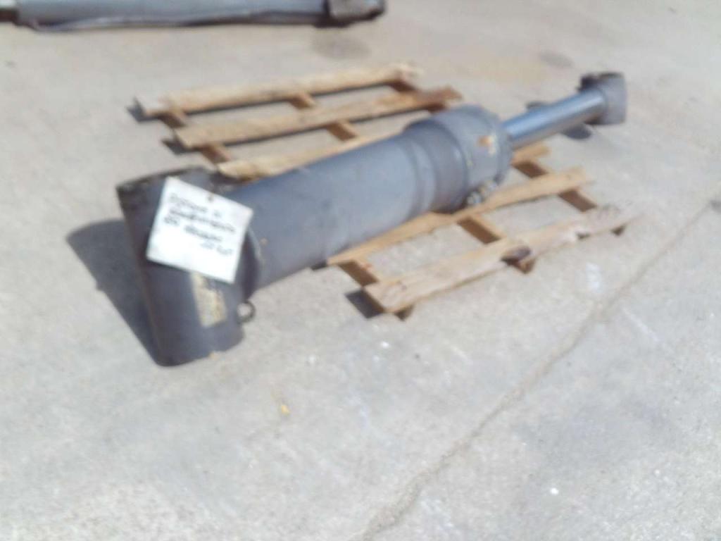 Piston de levage pour Mecalac 12MXT Photo 3