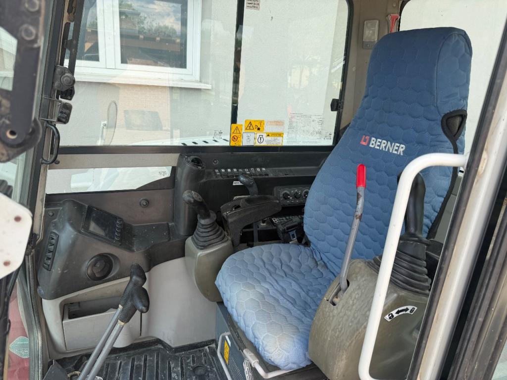 Takeuchi TB290 Photo 7