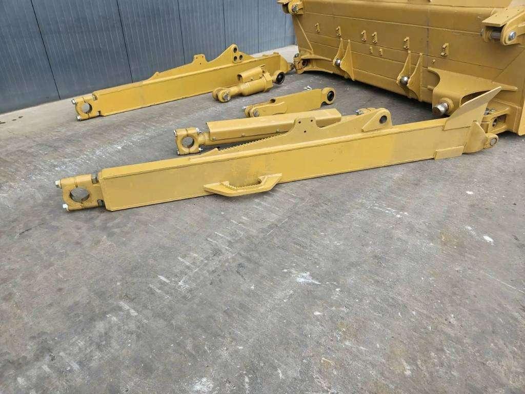 Caterpillar D8R Photo 12