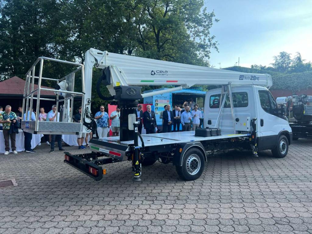 Cela Truck DT28 FE Photo 13