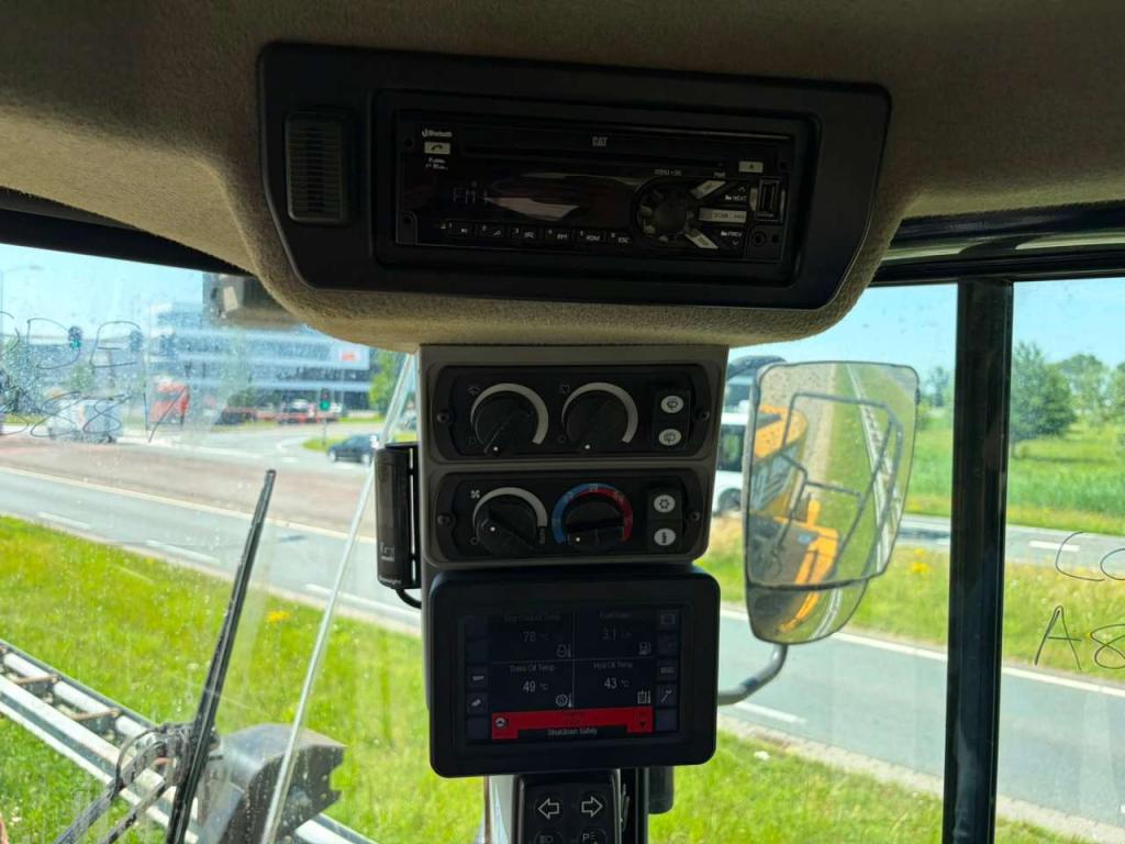 Caterpillar 966M Photo 20