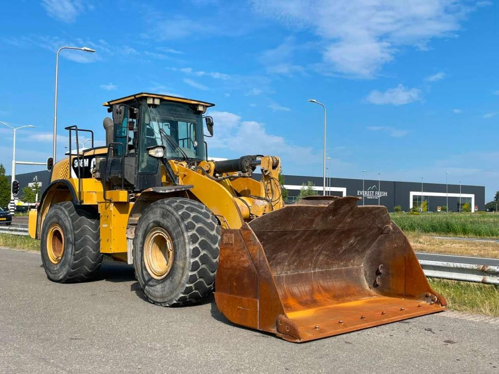 Caterpillar 966M Photo 7