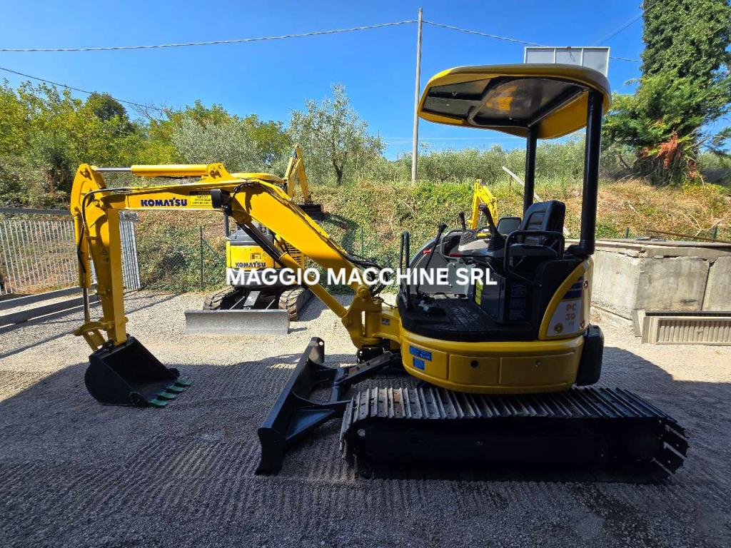 Komatsu PC30 MR-2 Photo 4