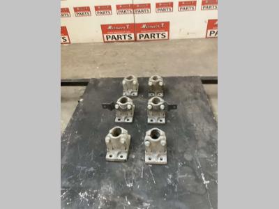 Supporti parafanghi pour Volvo FH16 550 6x4 en vente par Massucco T. Srl Area Ricambi