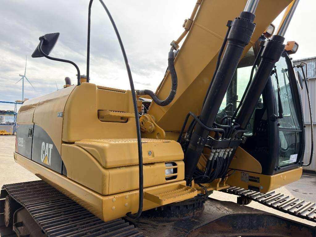 Caterpillar 320D L Photo 10