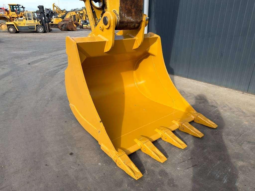 Caterpillar 320D L Photo 12