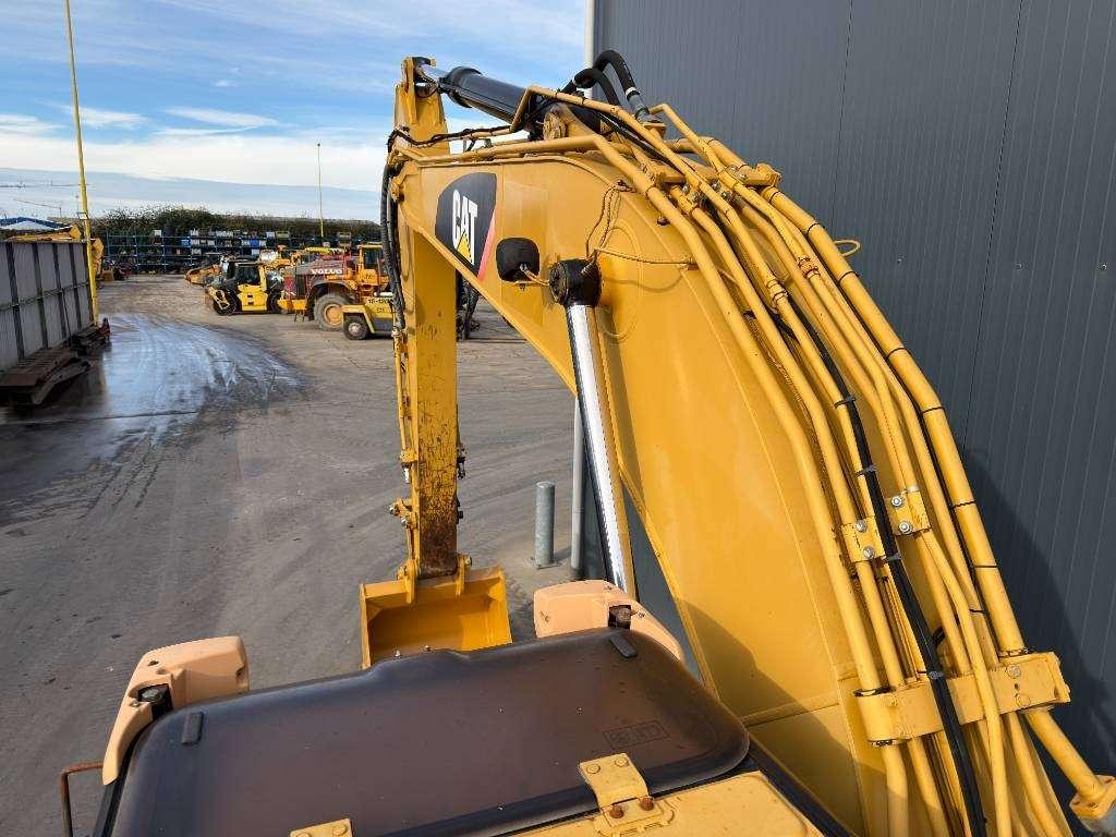 Caterpillar 320D L Photo 22