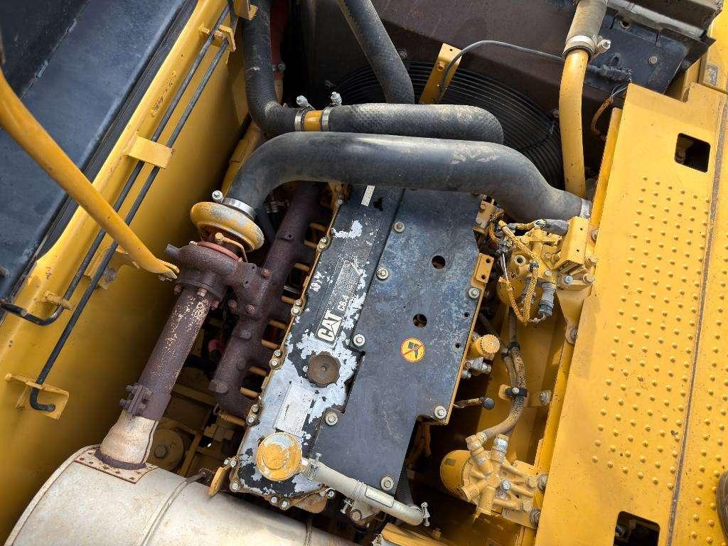 Caterpillar 320D L Photo 24