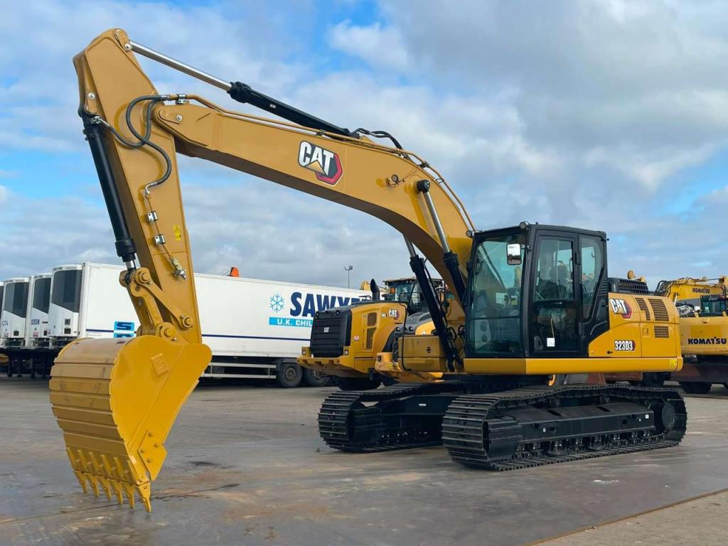 Caterpillar 323D3 Photo 2