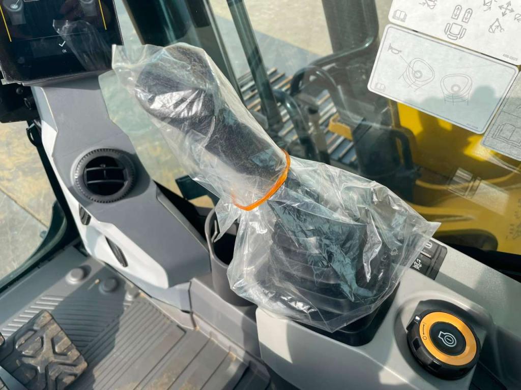 Caterpillar 323D3 Photo 26