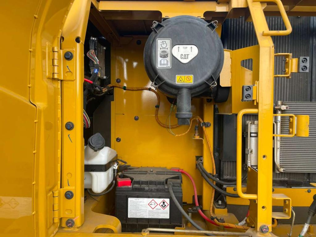 Caterpillar 323D3 Photo 29