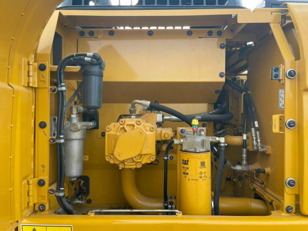 Caterpillar 323D3 Photo 30