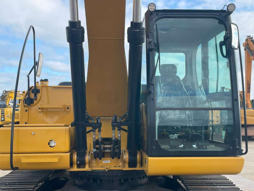 Caterpillar 323D3 Photo 9
