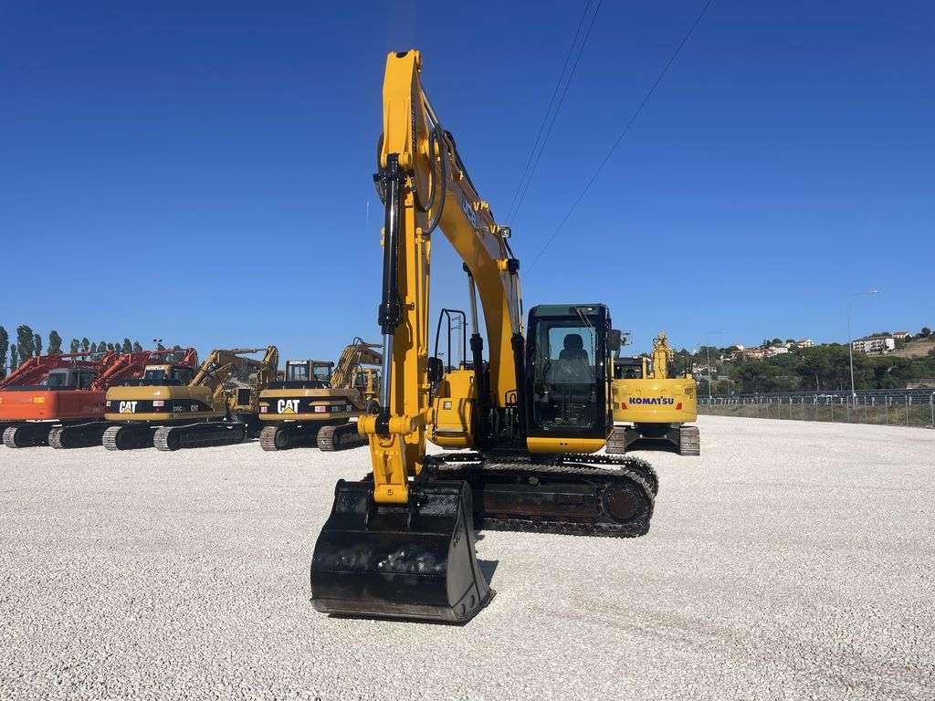 JCB JS 130 Photo 3