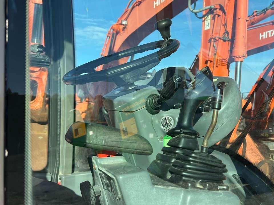 Volvo L30G Photo 5