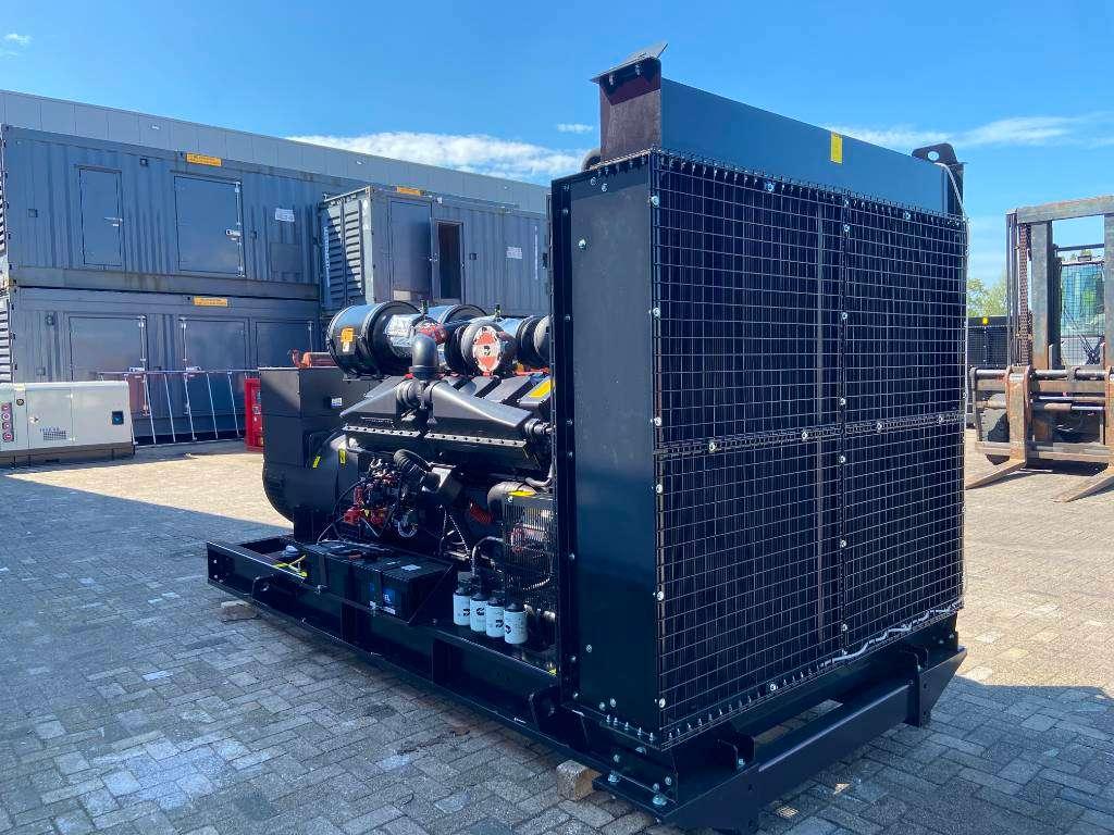 Cummins KTA38-G5 - 1.100 kVA Generator - DPX-18814 Photo 3