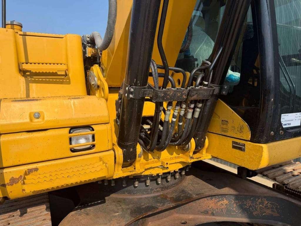 Caterpillar 323D L Photo 9