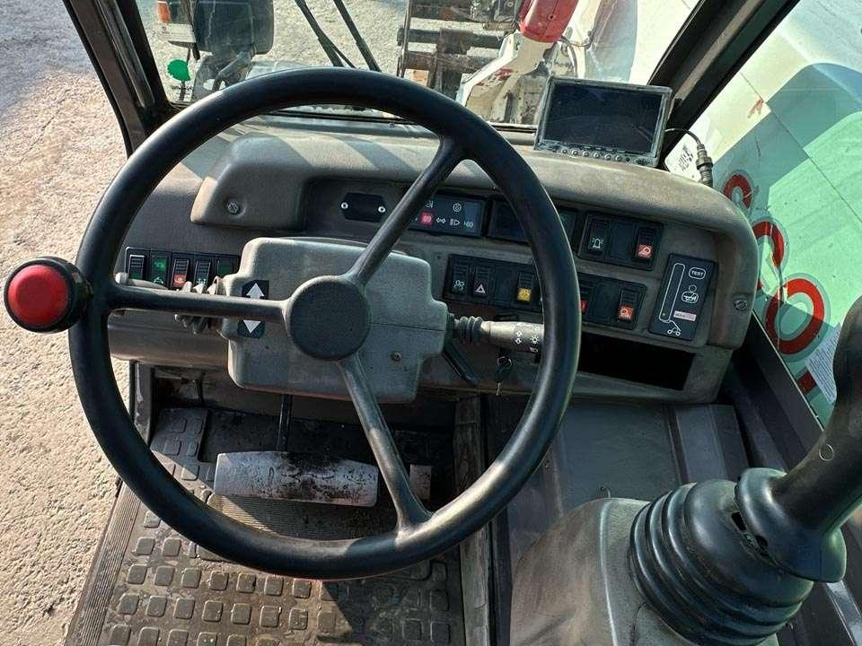 Manitou MLT845 Photo 11