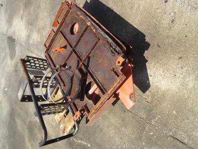 Capot et panneau de carrosserie pour Fiat Hitachi W130 en vente par OLM 90 Srl