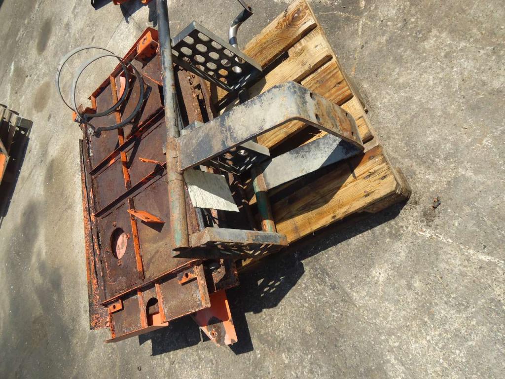 Capot et panneau de carrosserie pour Fiat Hitachi W130 Photo 2