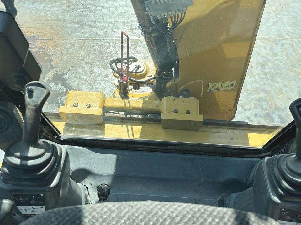 Caterpillar 432F2 4x4 Photo 16