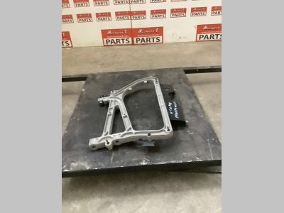 Staffa parafango pour Volvo FH16 550 6x4 en vente par Massucco T. Srl Area Ricambi