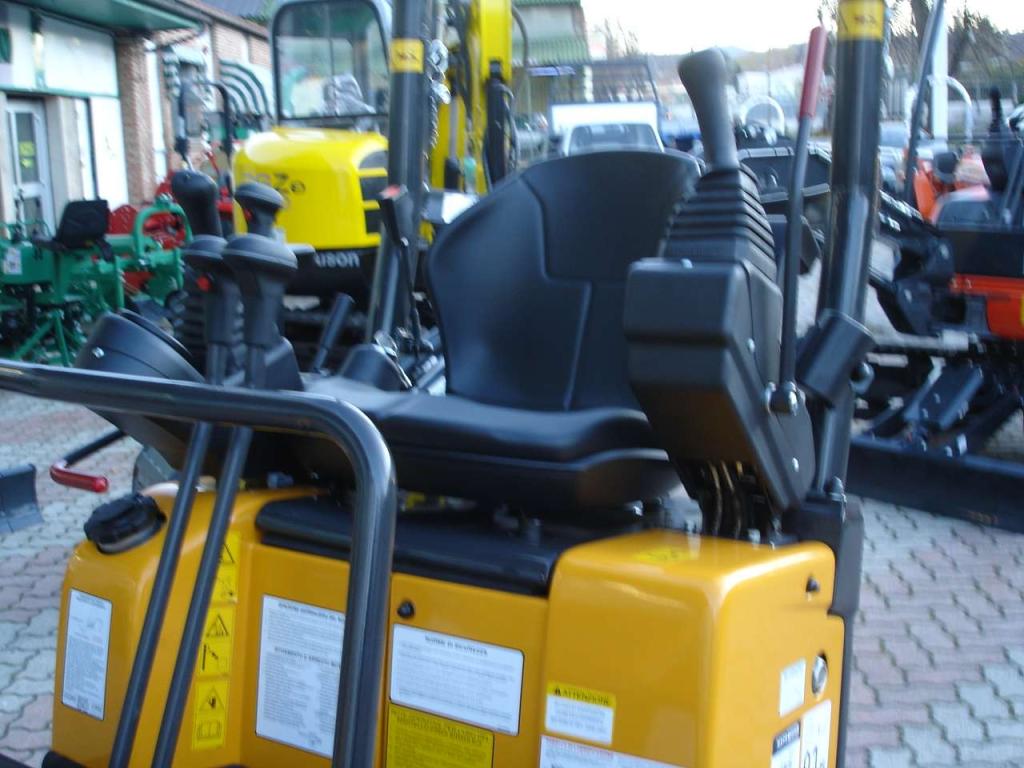 Kato HD 12 VXE - MOTORE YANMAR CARRO ALLARGABILE Photo 25