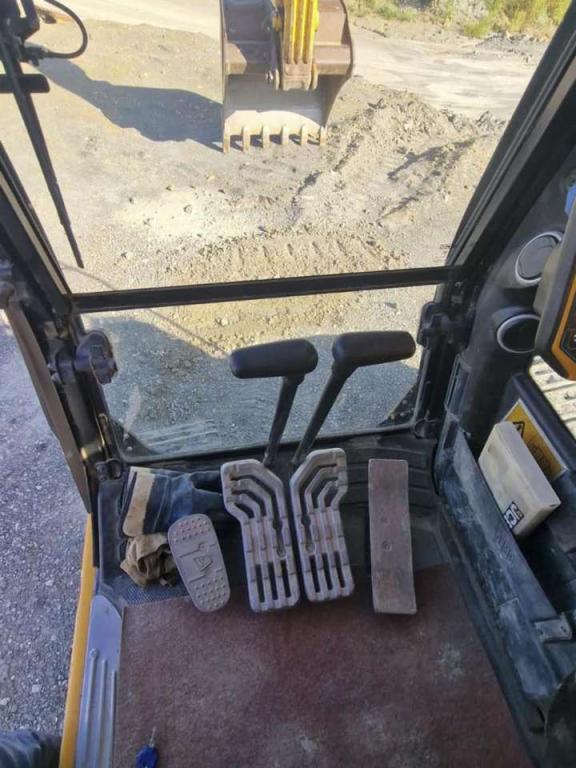 JCB JS235HD Photo 25