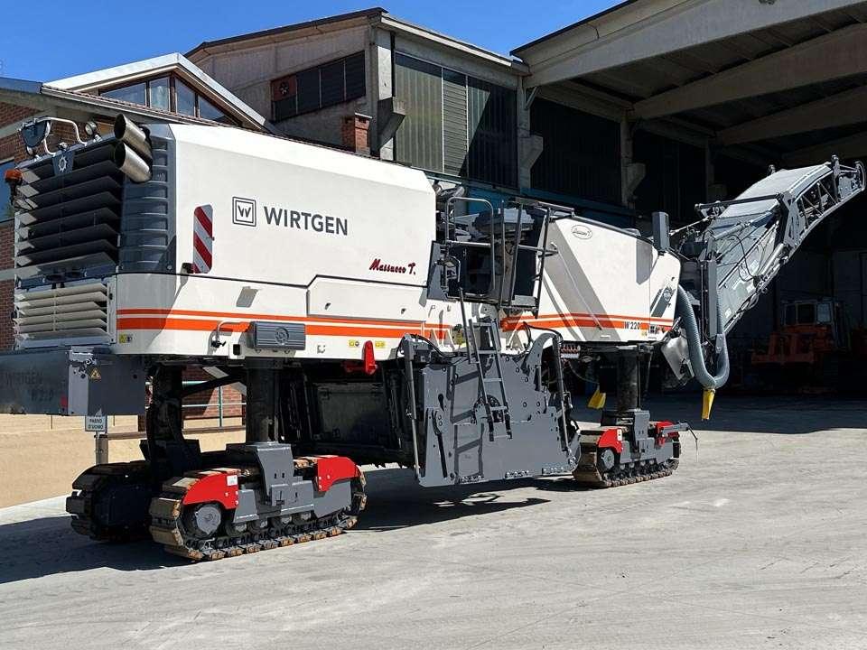 Wirtgen W220 Photo 1