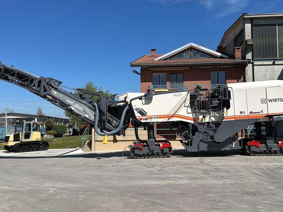 Wirtgen W220 Photo 3